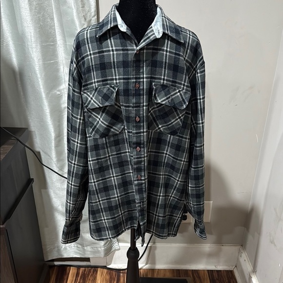 Ozark Trail Black and Gray Casual Button Down Shirt - Picture 1 of 3